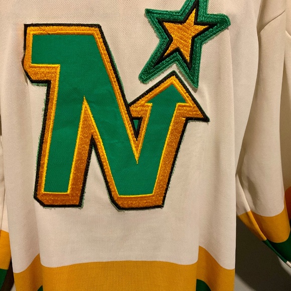 CCM  BRAND  MINESSOTA NORTH STARS HOCKEY JERSEY  1990   VINTAGE SIZE 48in chest - Picture 2 of 12